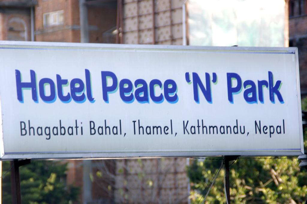 Hotel Peace N Park Katmandú Exterior foto